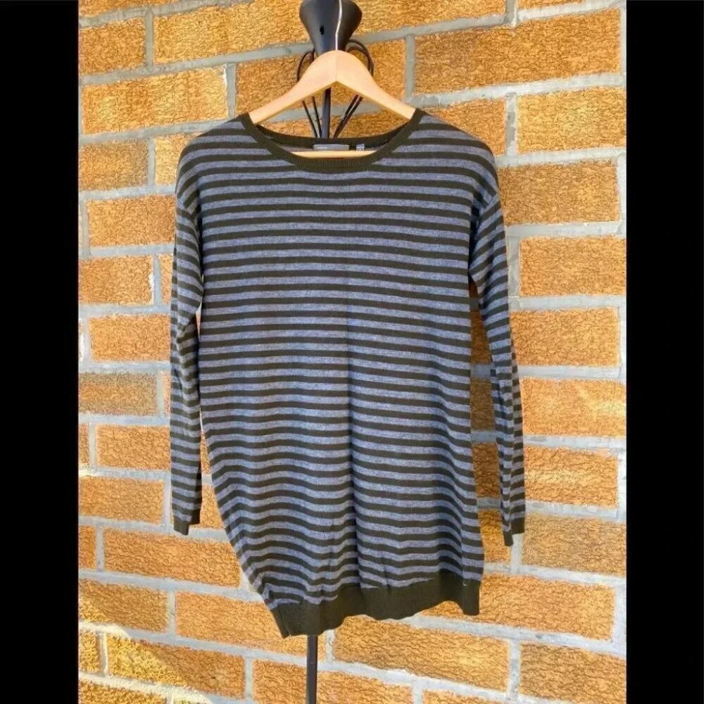 Vince 100% cashmere sweater xs